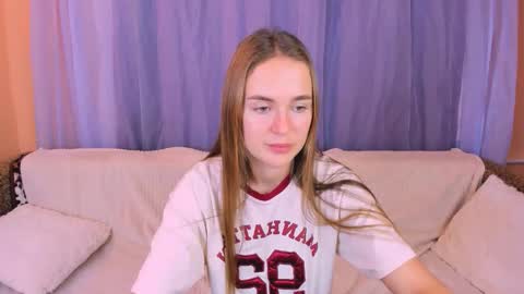 Snapshot of marylee_21 chatting on 11.24.25 Mari online show from 11.24.25