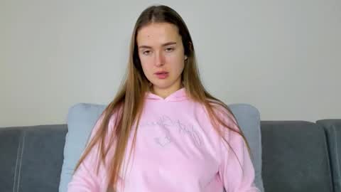 Snapshot of marylee_21 chatting on 12.05.25 Mari online show from 12.05.25