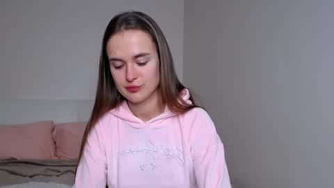 Snapshot of marylee_21 chatting on 12.15.25 Mari online show from 12.15.25