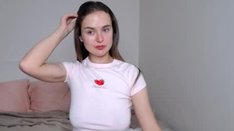 Snapshot of marylee_21 chatting on 12.18.25 Mari online show from 12.18.25