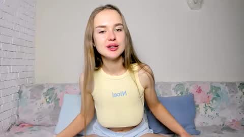 Snapshot of marylee_21 chatting on 01.06.26 Mari online show from 01.06.26