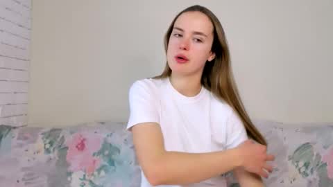 Snapshot of marylee_21 chatting on 02.04.26 Mari online show from 02.04.26