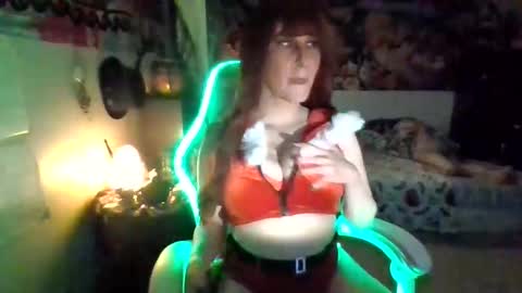 MarylynnJane online show from 12.12.24