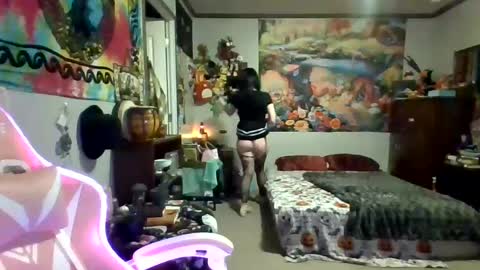 MarylynnJane online show from 12.13.24