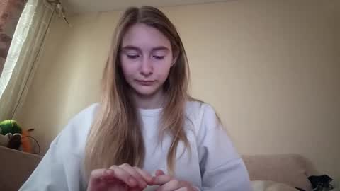 Hi My name is Elina Im 18 years old. online show from 09.18.25