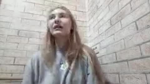 Hi My name is Elina Im 18 years old. online show from 09.22.25