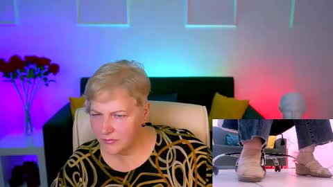 Snapshot of marymogan chatting on 10.02.25 marymogan online show from 10.02.25