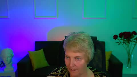 Snapshot of marymogan chatting on 10.06.25 marymogan online show from 10.06.25