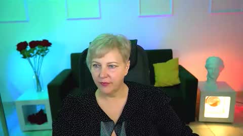 Snapshot of marymogan chatting on 10.16.25 marymogan online show from 10.16.25