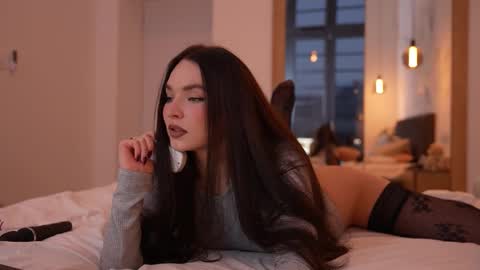 Marina online show from 12.20.25