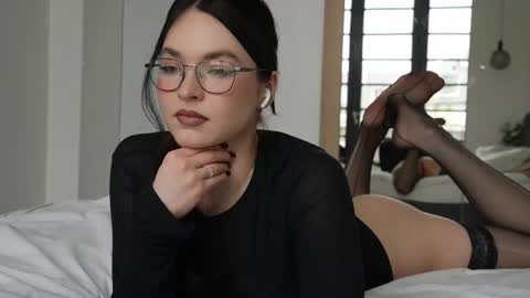 Snapshot of marypsiss chatting on 04.19.26 Marina online show from 04.19.26
