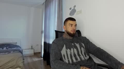 Snapshot of masculineguy69 chatting on 10.09.25 masculineguy69 online show from 10.09.25