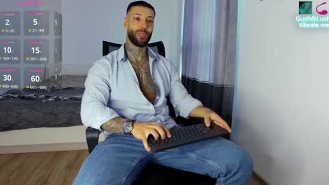 Snapshot of masculineguy69 chatting on 10.25.25 masculineguy69 online show from 10.25.25