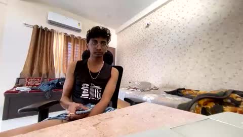 maskboyz2003 online show from 11.08.25