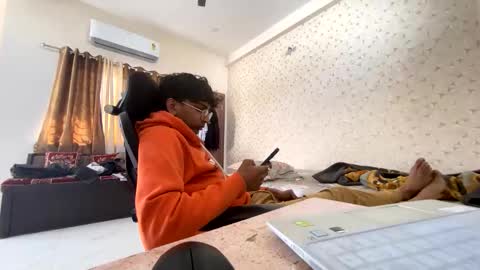 maskboyz2003 online show from 11.13.25