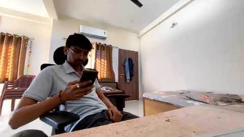 Mask Boy online show from 03.05.25