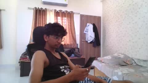 Mask Boy online show from 10.17.25