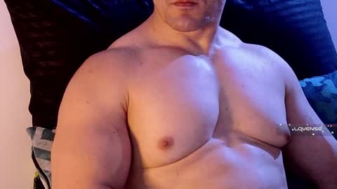 masked_bodybuilder online show from 01.04.25