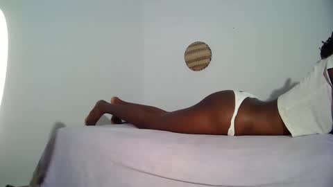 Snapshot of masked_shy_girl chatting on 10.26.25 masked_shy_girl online show from 10.26.25