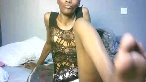 Snapshot of maskgang001 chatting on 10.15.25 maskgang001 online show from 10.15.25