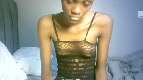 Snapshot of maskgang001 chatting on 10.19.25 maskgang001 online show from 10.19.25