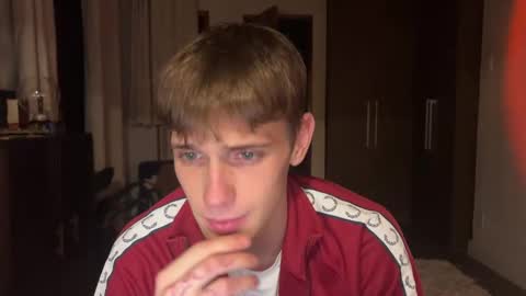 Snapshot of mason_gallagher chatting on 10.09.25 Mason online show from 10.09.25