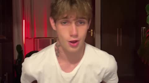 Snapshot of mason_gallagher chatting on 11.15.25 Mason online show from 11.15.25