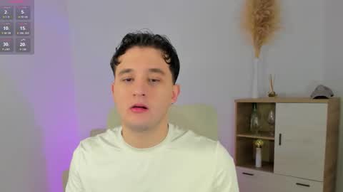 Snapshot of massimo_fiore chatting on 02.08.26 Massimo online show from 02.08.26