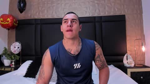 Snapshot of massimocontie_ chatting on 10.19.25 Massimo Contie online show from 10.19.25