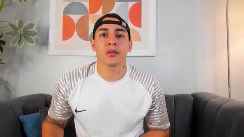 Snapshot of massimocontie_ chatting on 11.02.25 Massimo Contie online show from 11.02.25