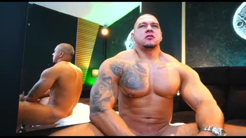 Snapshot of massimowalton2 chatting on 10.01.25 massimowalton2 online show from 10.01.25