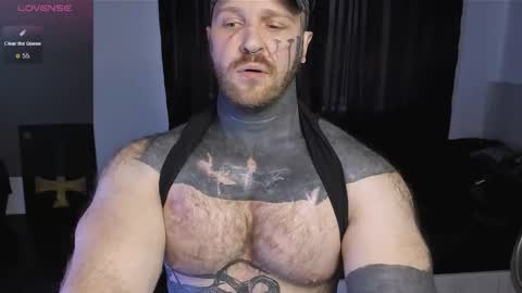 Snapshot of master_oil chatting on 10.01.25 Huge Alex online show from 10.01.25