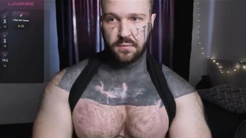 Snapshot of master_oil chatting on 10.21.25 Huge Alex online show from 10.21.25