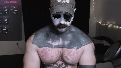 Snapshot of master_oil chatting on 11.01.25 Huge Alex online show from 11.01.25