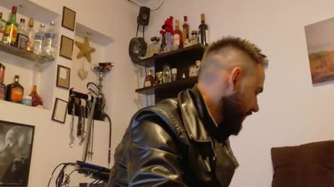 Snapshot of master_roberto333 chatting on 10.11.25 SIR online show from 10.11.25