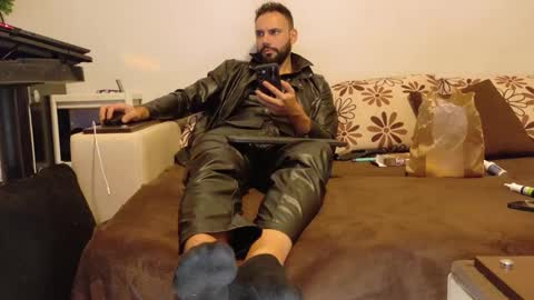 Snapshot of master_roberto333 chatting on 10.19.25 SIR online show from 10.19.25