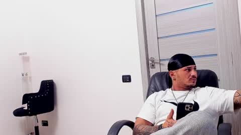 masterchris12 online show from 12.04.24