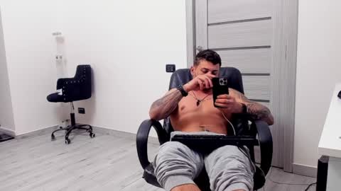 masterchris12 online show from 12.04.24