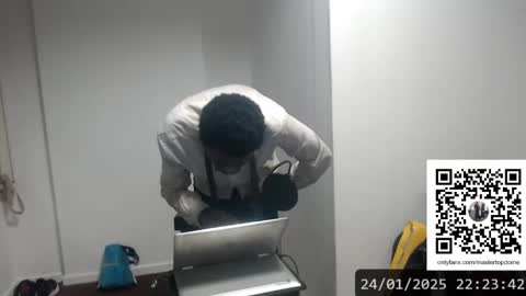 Snapshot of masterdomfuck chatting on 01.25.25 Masterdomfuck online show from 01.25.25