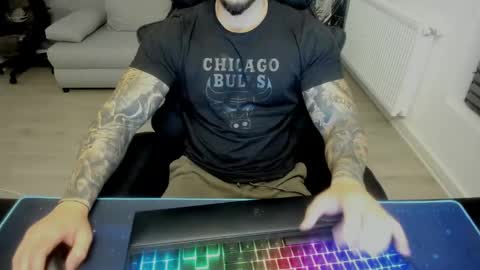 Snapshot of masterkingmuscle chatting on 03.01.25 masterkingmuscle online show from 03.01.25