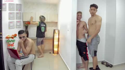 Team Cris Darwin- Fernando- Stiven- David online show from 02.15.25