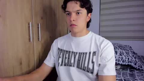 Snapshot of mastrangelo_x chatting on 09.30.25 mastrangelo_x online show from 09.30.25