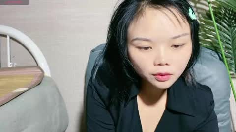 Snapshot of masubaby chatting on 10.28.25 SuSu online show from 10.28.25