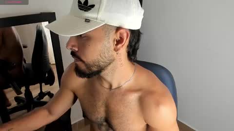 Snapshot of mateobaer_ chatting on 05.06.26 Mateo Baer online show from 05.06.26