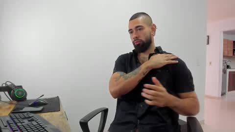 Snapshot of matheusbeard2 chatting on 10.08.25 Matheus online show from 10.08.25