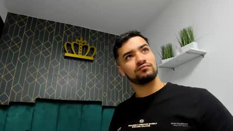 Mathews online show from 11.12.25