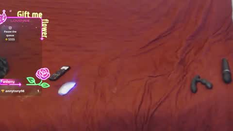 Snapshot of mathurin37 chatting on 09.29.25 LooLa online show from 09.29.25