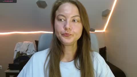 Snapshot of mati1da chatting on 07.25.26 Matild online show from 07.25.26