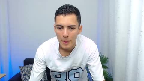 Snapshot of matiius18 chatting on 10.03.25 Matias online show from 10.03.25