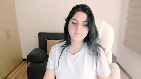 Snapshot of matilda_sweet18 chatting on 01.11.25 Lucia online show from 01.11.25